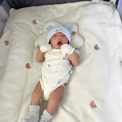 Couverture bébé en matière douce adaptée à l’univers enfant