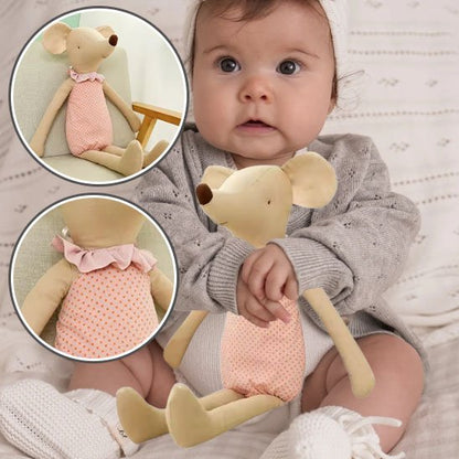Doudou intégré à la décoration d’une chambre enfant