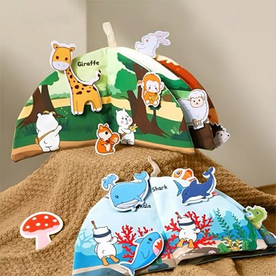 Livre bebe en tissus posé dans une chambre enfant