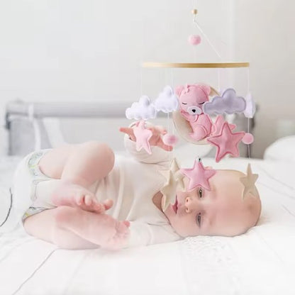 Mobile bebe conçu pour stimuler l’éveil visuel