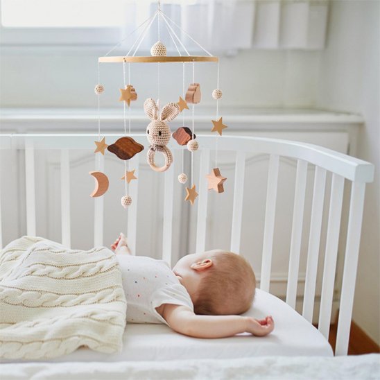 Mobile bebe décoratif avec éléments suspendus pour la chambre