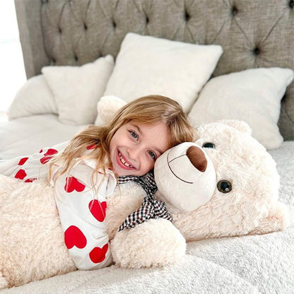 Ours en peluche servant de compagnon de jeu pour enfant