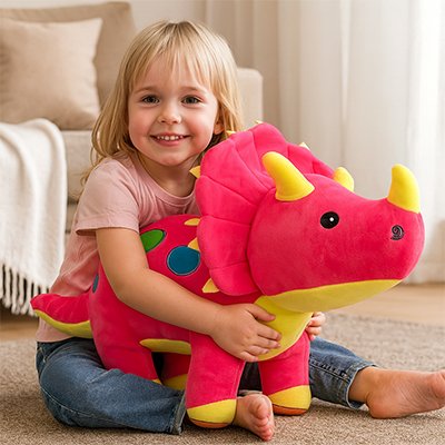 Peluche dinosaure servant de compagnon de jeu pour enfant