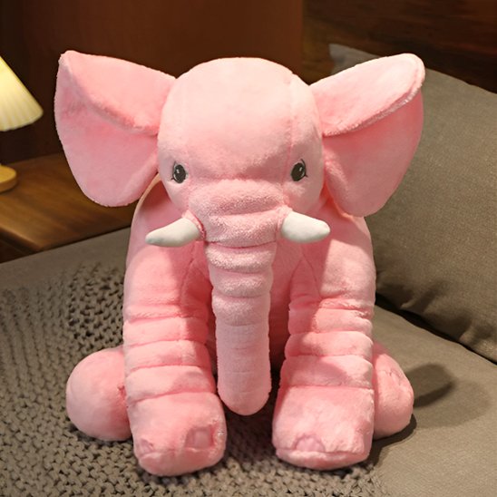 peluche elephant douce utilisée comme doudou pour enfant