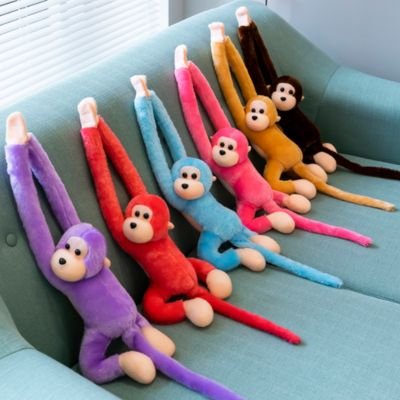 Peluche singe apportant une ambiance chaleureuse à la chambre